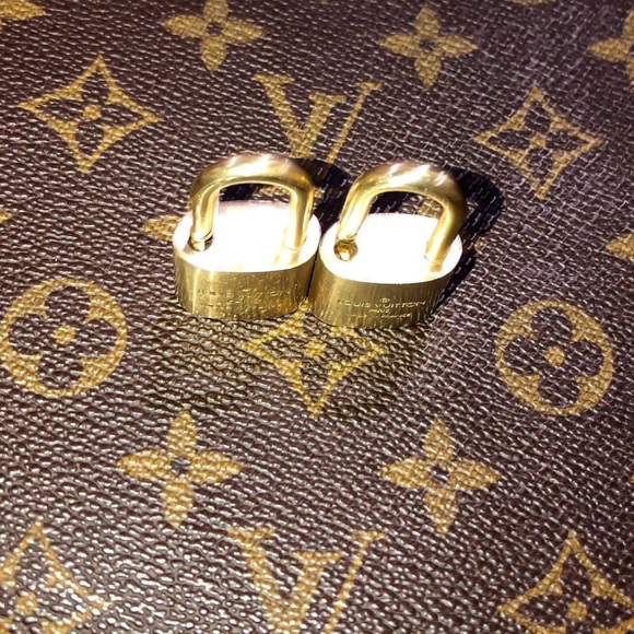 Louis Vuitton Lock # 300 Brass Padlock “NO KEY” - Picture 2 of 5